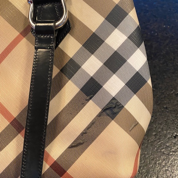 Burberry Tote 💯 authentic - Picture 13 of 14